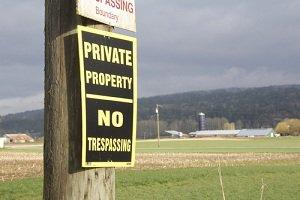 Illinois no trespassing sign, Arlington Heights criminal lawyer